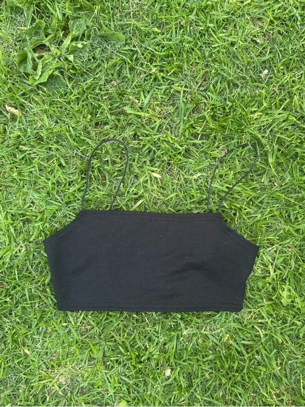 PrettyLittleThing Black Spaghetti Strap Crop Camisole